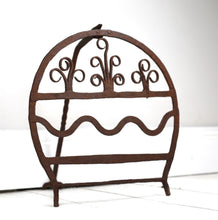 Load image into Gallery viewer, Irish Folk Art Harnen Stand