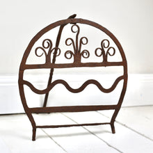 Load image into Gallery viewer, Irish Folk Art Harnen Stand