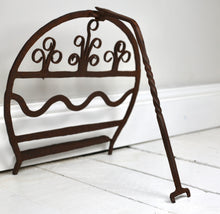 Load image into Gallery viewer, Irish Folk Art Harnen Stand