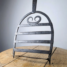 Load image into Gallery viewer, Irish Folk Art Harnen Stand