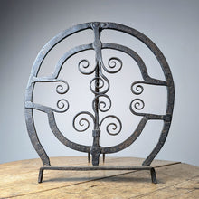 Load image into Gallery viewer, Irish Folk Art Harnen Stand