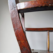 Load image into Gallery viewer, Primitive English Windsor Chair