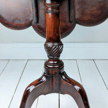 Load image into Gallery viewer, Lobed Tripod Table