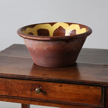 Load image into Gallery viewer, Coalisland Slipware Bowl
